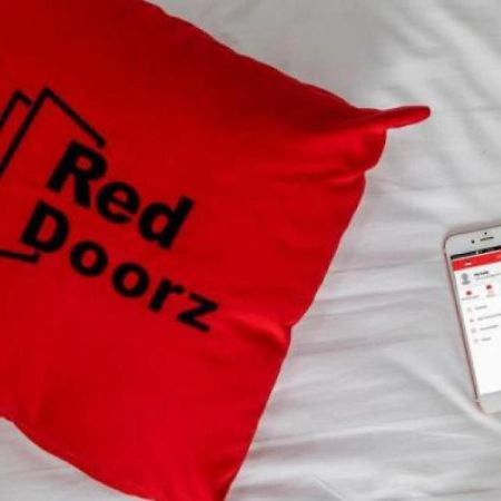 Hotel Reddoorz @ Pelita Raya Rappocini à Makassar Extérieur photo