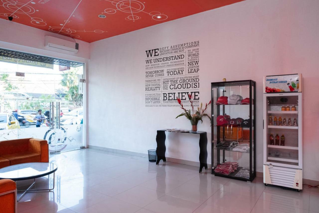 Hotel Reddoorz @ Pelita Raya Rappocini à Makassar Extérieur photo