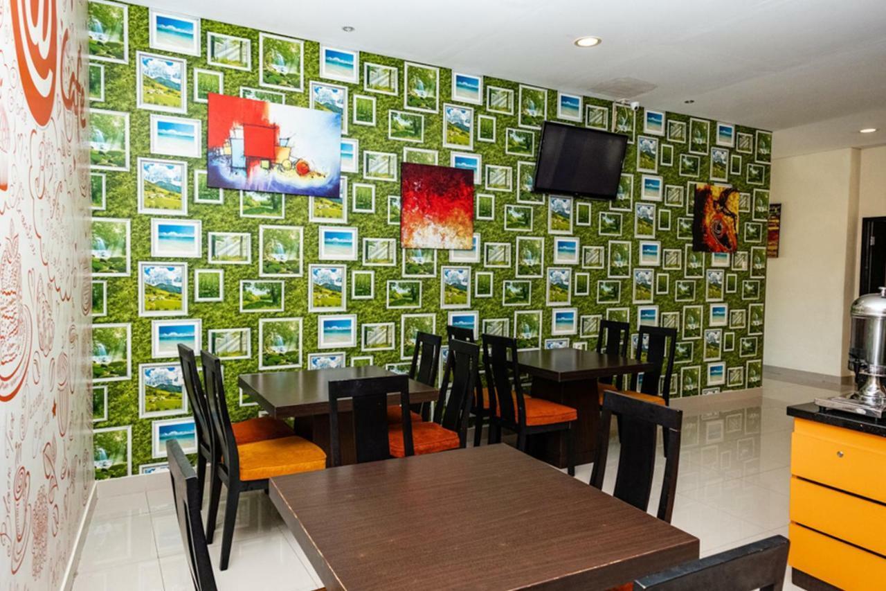 Hotel Reddoorz @ Pelita Raya Rappocini à Makassar Extérieur photo
