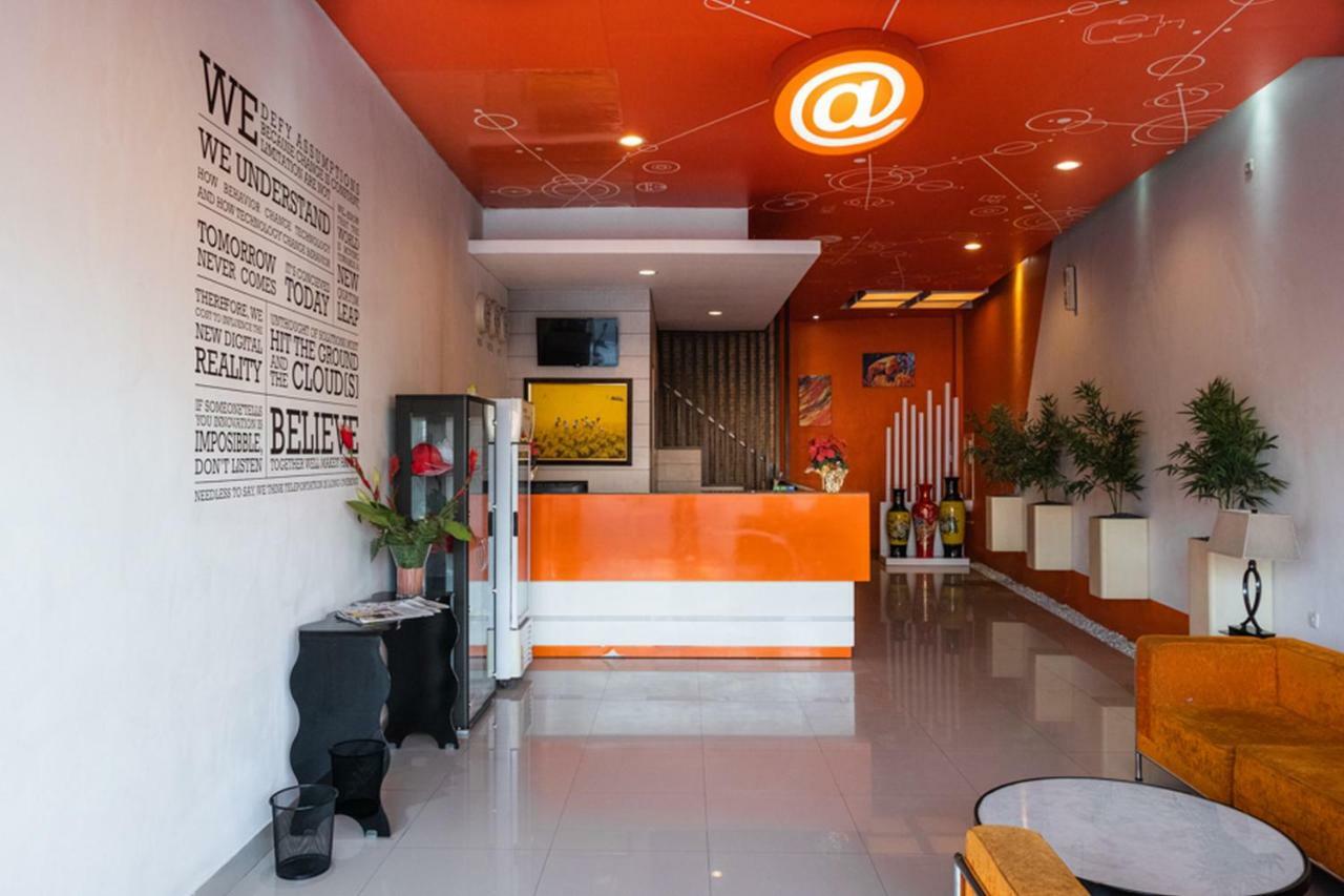 Hotel Reddoorz @ Pelita Raya Rappocini à Makassar Extérieur photo