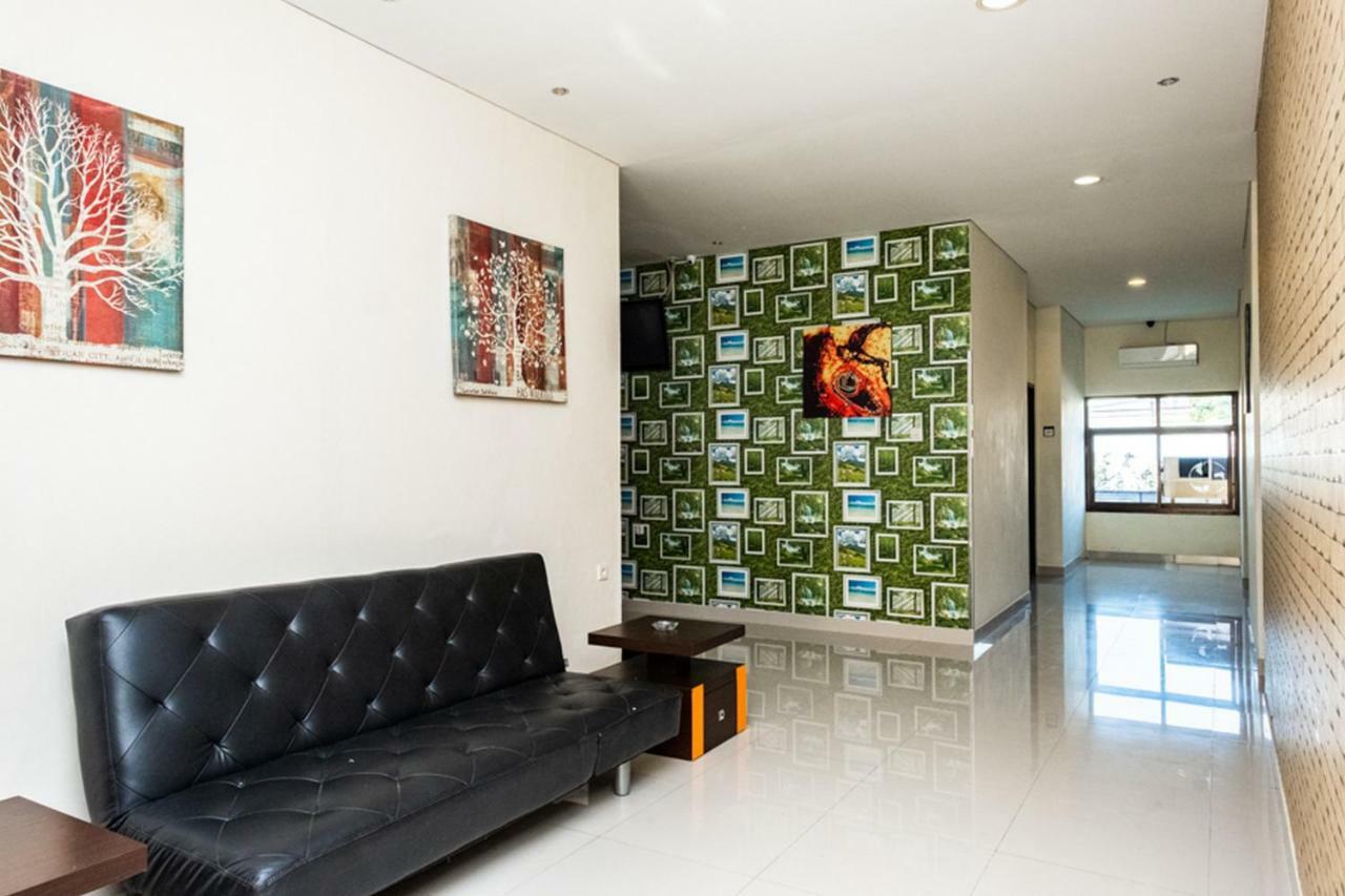 Hotel Reddoorz @ Pelita Raya Rappocini à Makassar Extérieur photo