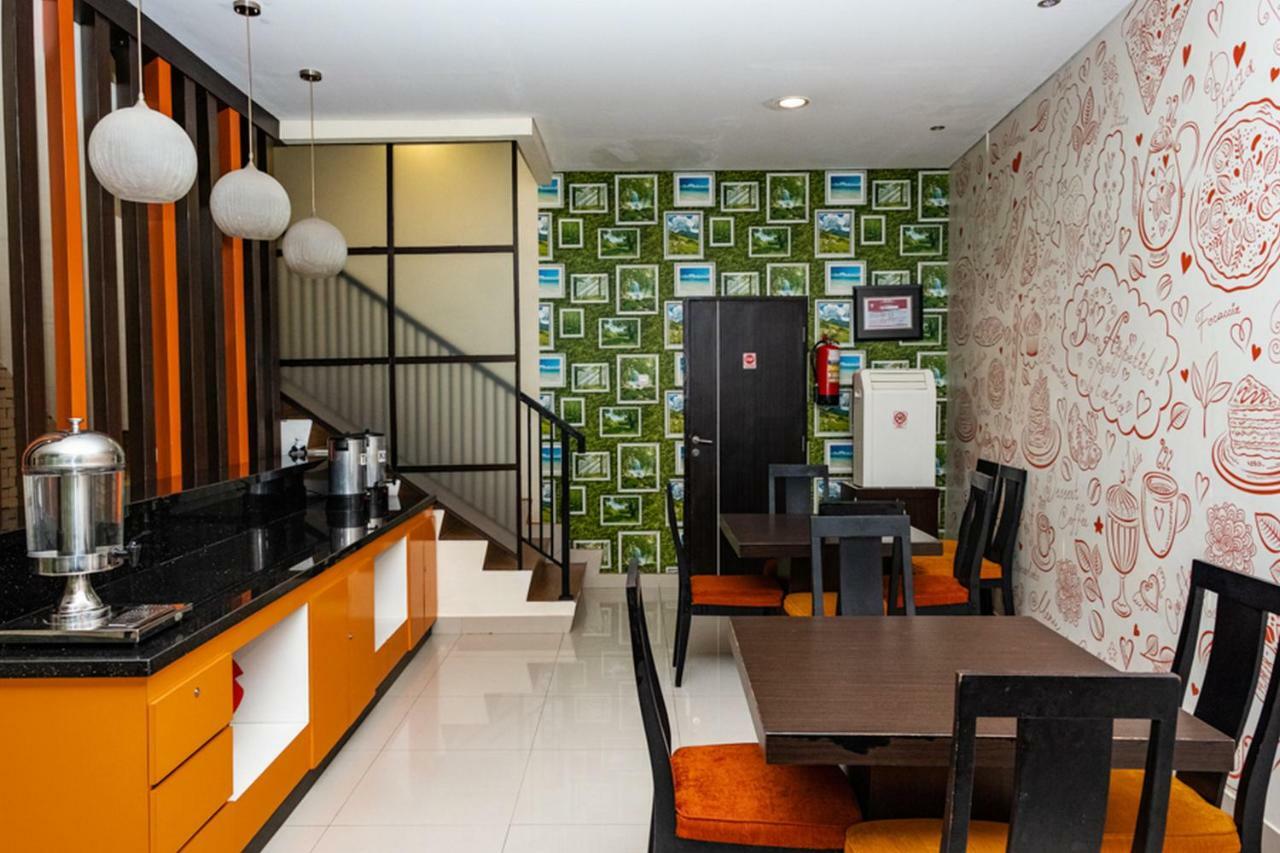 Hotel Reddoorz @ Pelita Raya Rappocini à Makassar Extérieur photo