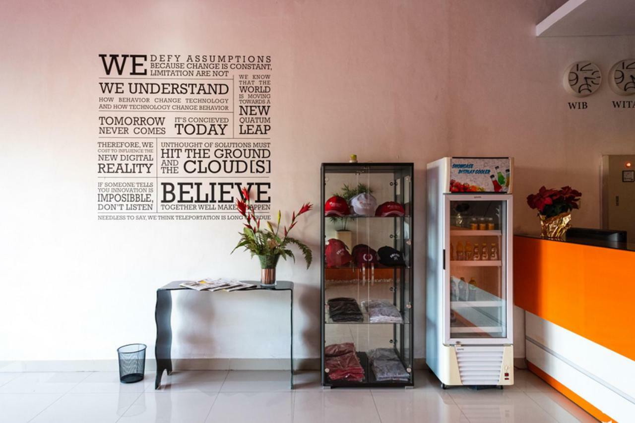 Hotel Reddoorz @ Pelita Raya Rappocini à Makassar Extérieur photo