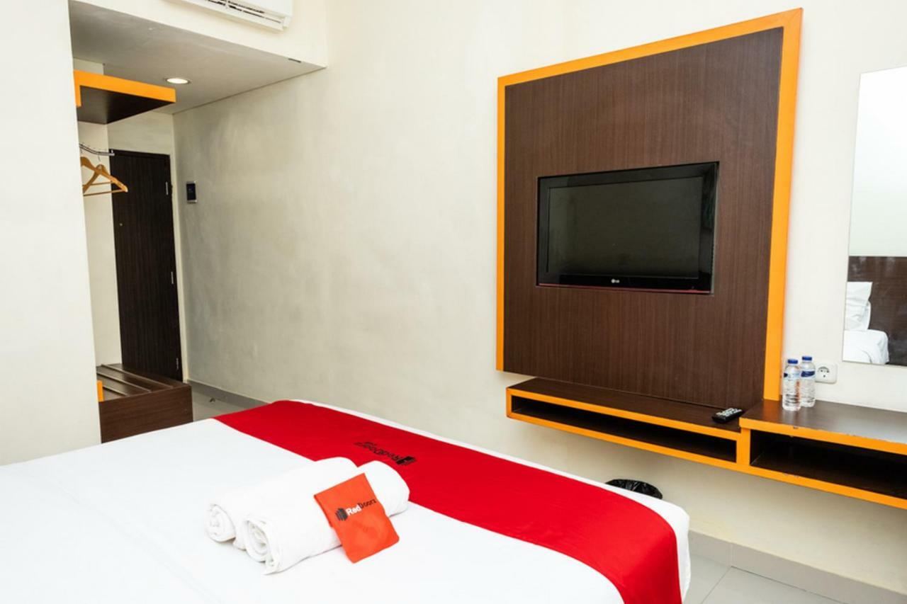 Hotel Reddoorz @ Pelita Raya Rappocini à Makassar Extérieur photo