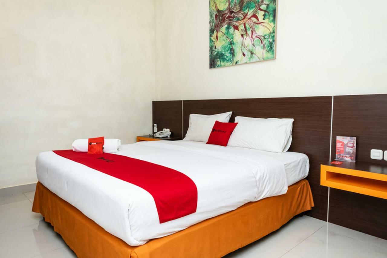 Hotel Reddoorz @ Pelita Raya Rappocini à Makassar Extérieur photo