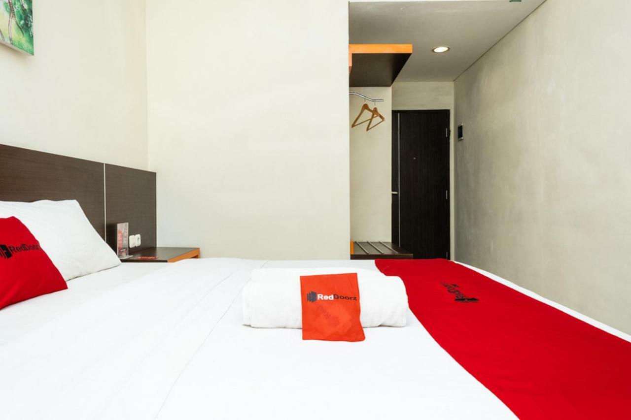 Hotel Reddoorz @ Pelita Raya Rappocini à Makassar Extérieur photo