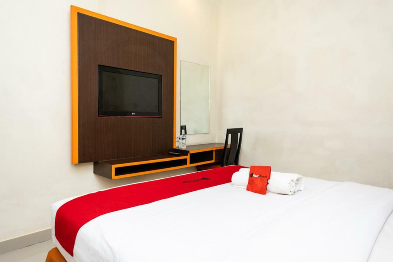 Hotel Reddoorz @ Pelita Raya Rappocini à Makassar Extérieur photo