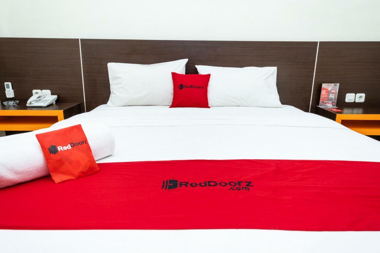Hotel Reddoorz @ Pelita Raya Rappocini à Makassar Extérieur photo