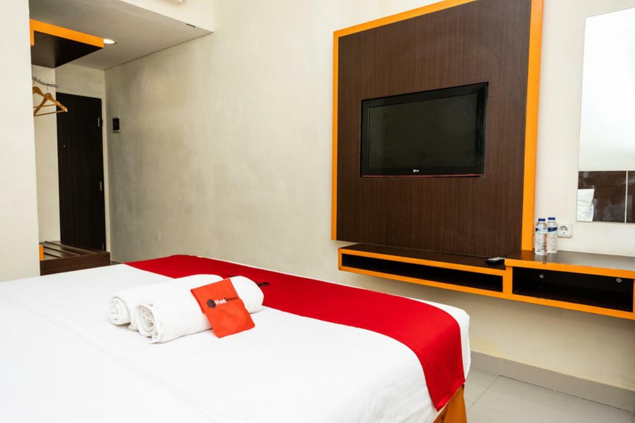 Hotel Reddoorz @ Pelita Raya Rappocini à Makassar Extérieur photo