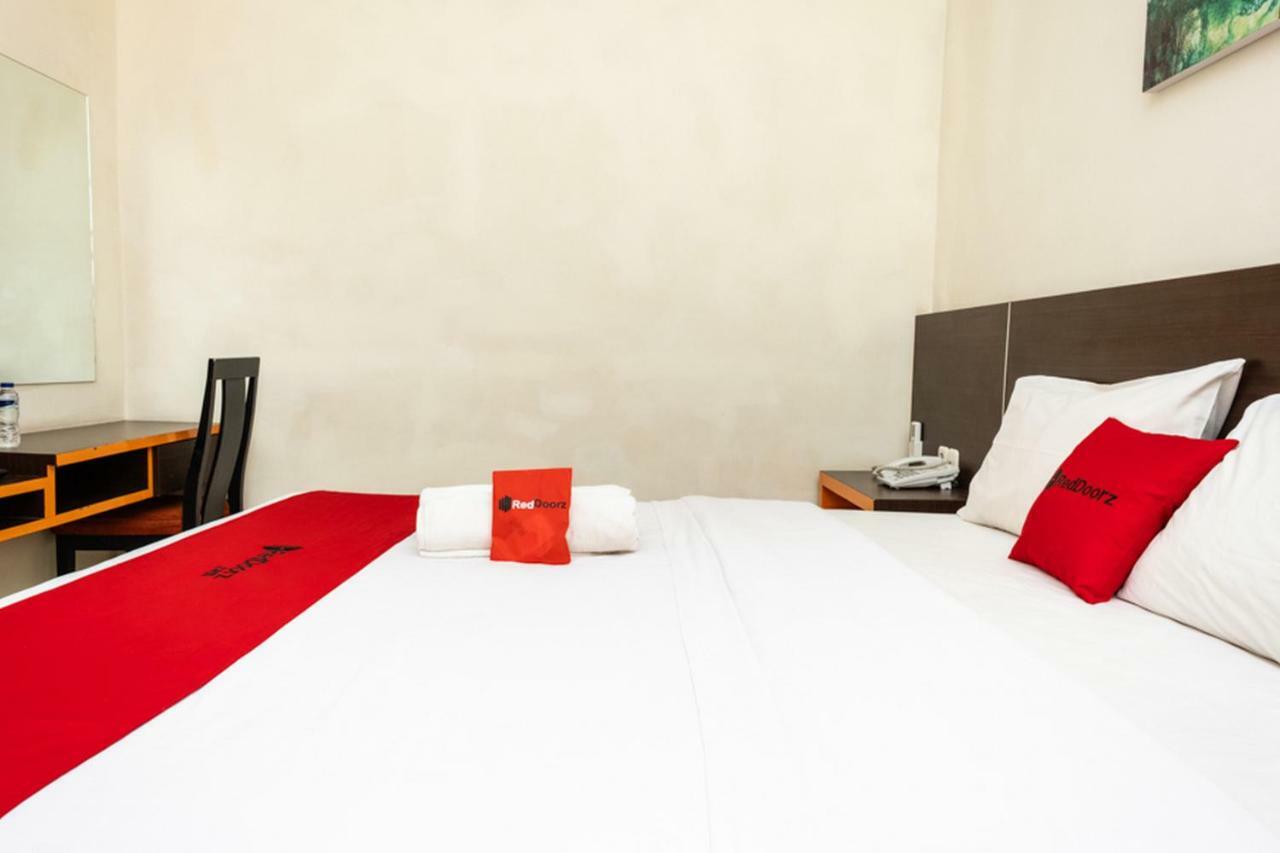 Hotel Reddoorz @ Pelita Raya Rappocini à Makassar Extérieur photo