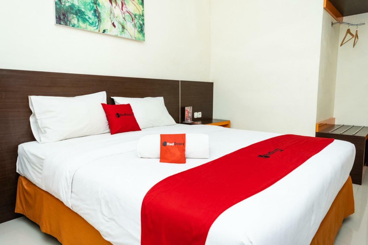 Hotel Reddoorz @ Pelita Raya Rappocini à Makassar Extérieur photo