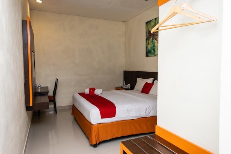 Hotel Reddoorz @ Pelita Raya Rappocini à Makassar Extérieur photo